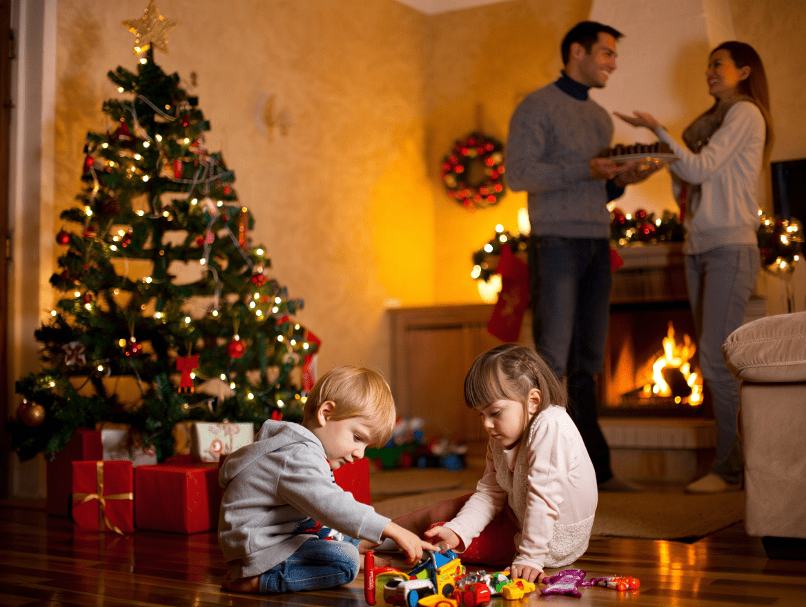 photo d’une famille qui célèbre les fêtes de Noël